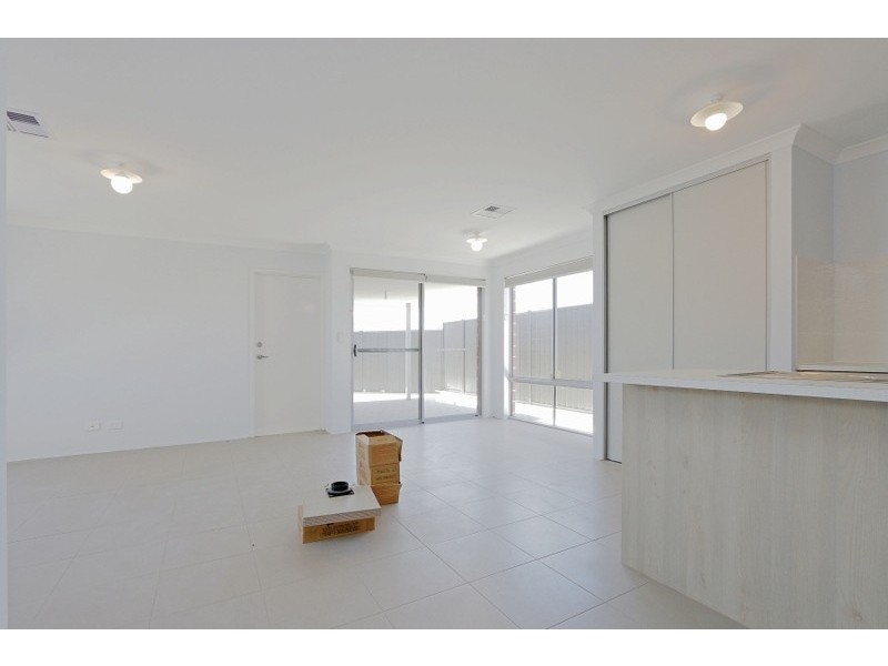 34 Lamboo Road, Piara Waters WA 6112