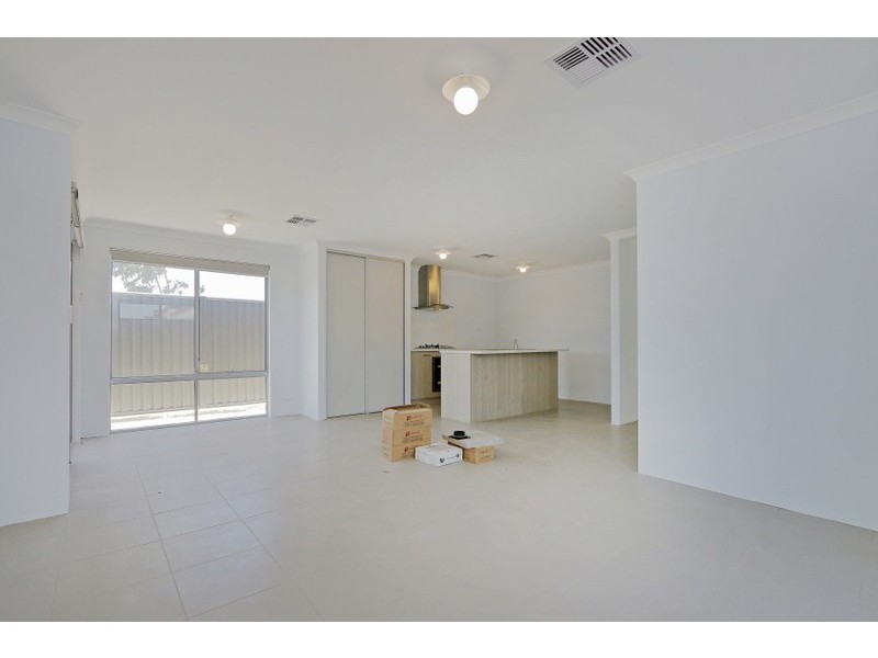34 Lamboo Road, Piara Waters WA 6112