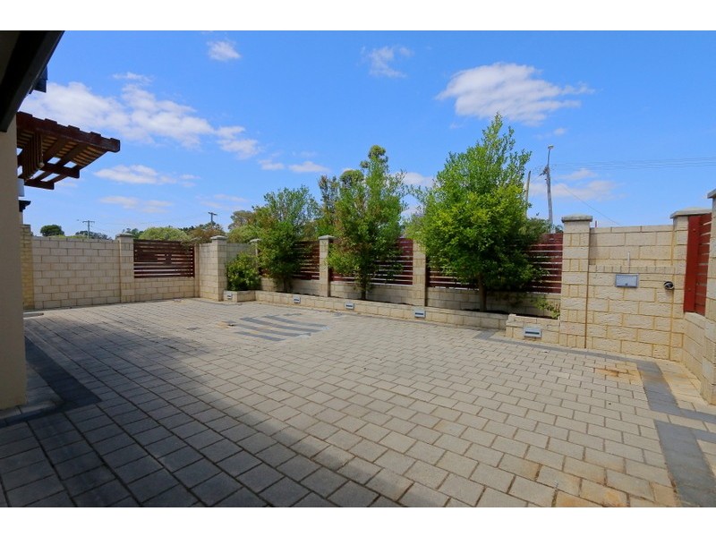 6 Brookman Avenue, Langford WA 6147