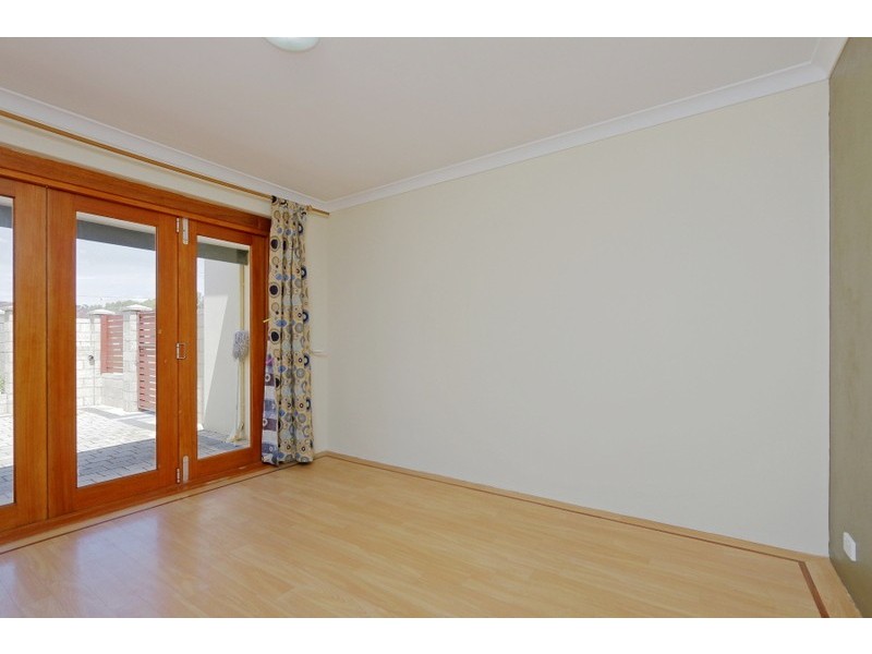 6 Brookman Avenue, Langford WA 6147