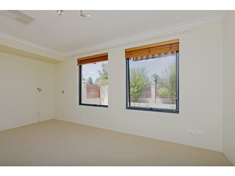 6 Brookman Avenue, Langford WA 6147