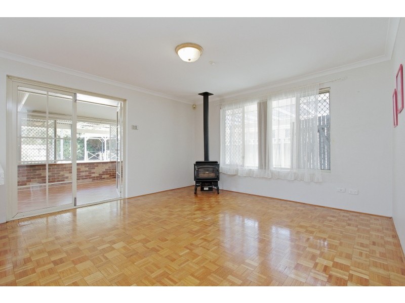 20 Winchester Place, Ballajura WA 6066