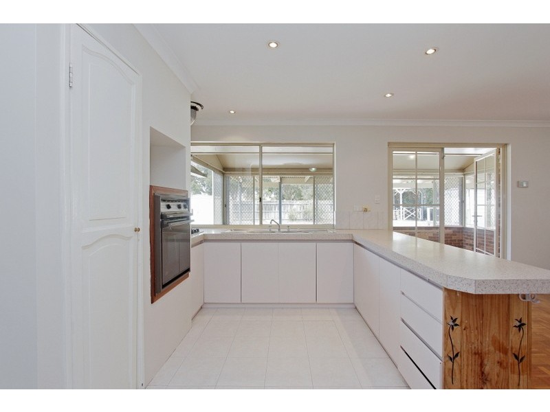 20 Winchester Place, Ballajura WA 6066