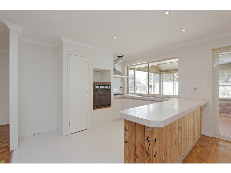 20 Winchester Place, Ballajura WA 6066