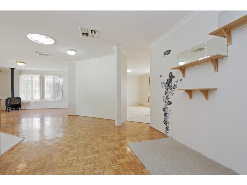 20 Winchester Place, Ballajura WA 6066