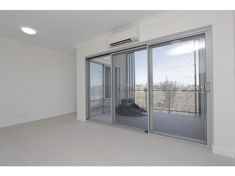 Level 1/76/54 Station Street, Cannington WA 6107