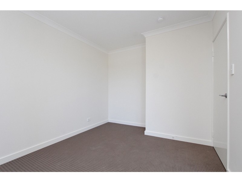 Level 1/76/54 Station Street, Cannington WA 6107