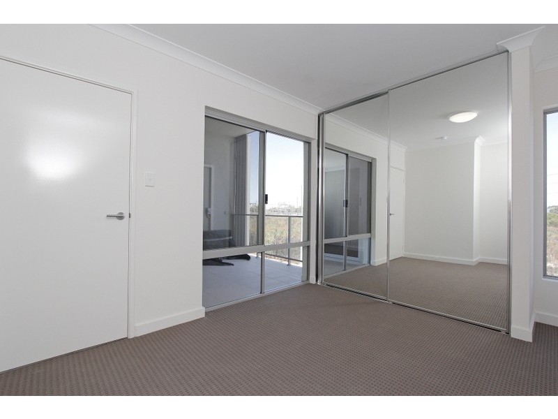 Level 1/76/54 Station Street, Cannington WA 6107