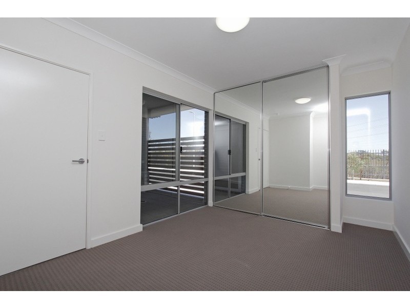 Level 1/70/54 Station Street, Cannington WA 6107