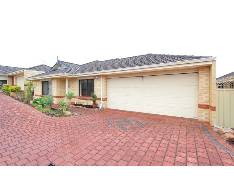 3/6 Whiteside Road, Cloverdale WA 6105