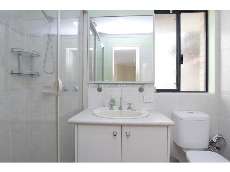 3/6 Whiteside Road, Cloverdale WA 6105