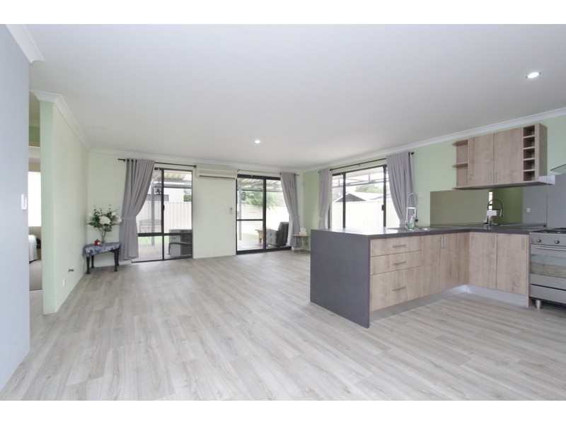 3/6 Whiteside Road, Cloverdale WA 6105