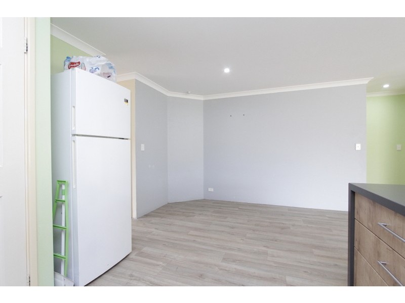 3/6 Whiteside Road, Cloverdale WA 6105