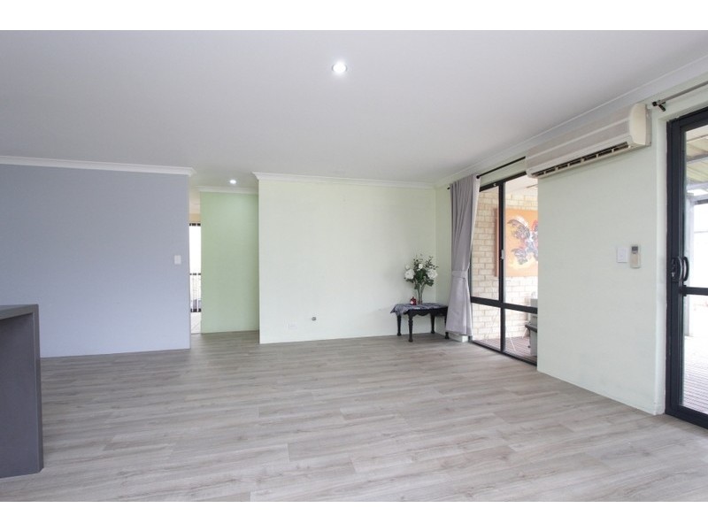 3/6 Whiteside Road, Cloverdale WA 6105