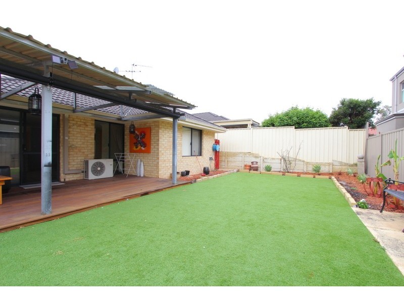 3/6 Whiteside Road, Cloverdale WA 6105