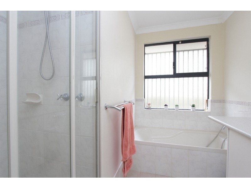 3/6 Whiteside Road, Cloverdale WA 6105