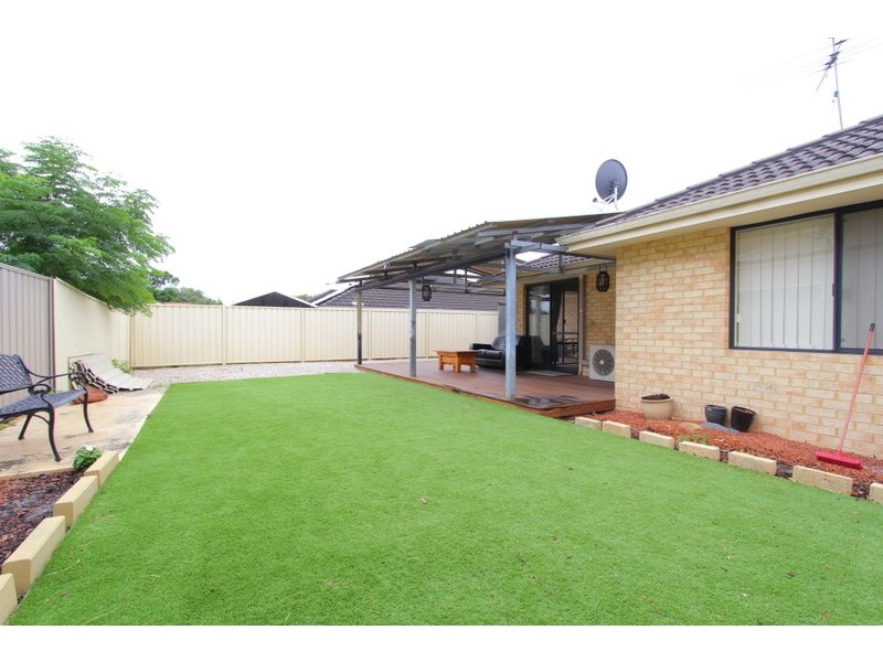 3/6 Whiteside Road, Cloverdale WA 6105