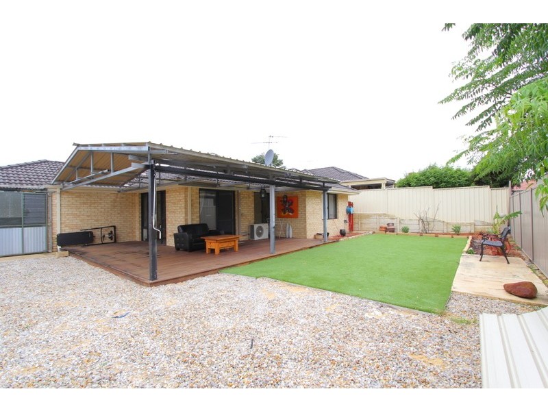 3/6 Whiteside Road, Cloverdale WA 6105