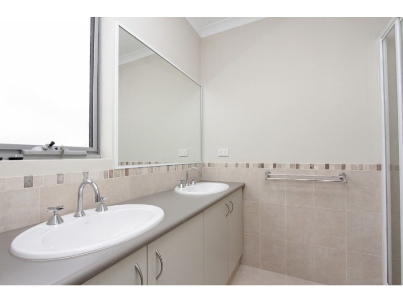 16D Pollard Street, Glendalough WA 6016