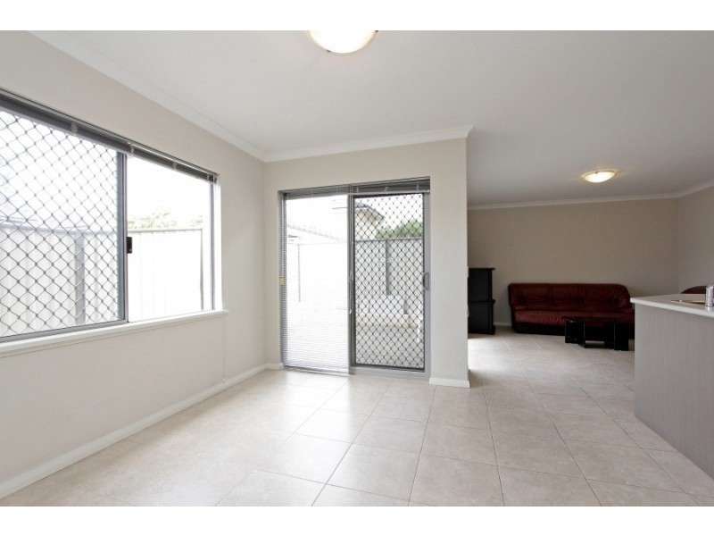 16D Pollard Street, Glendalough WA 6016