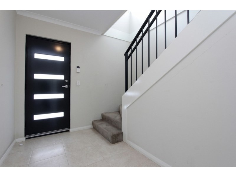 16D Pollard Street, Glendalough WA 6016