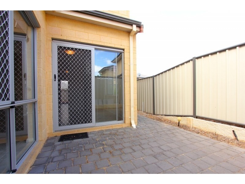 16D Pollard Street, Glendalough WA 6016