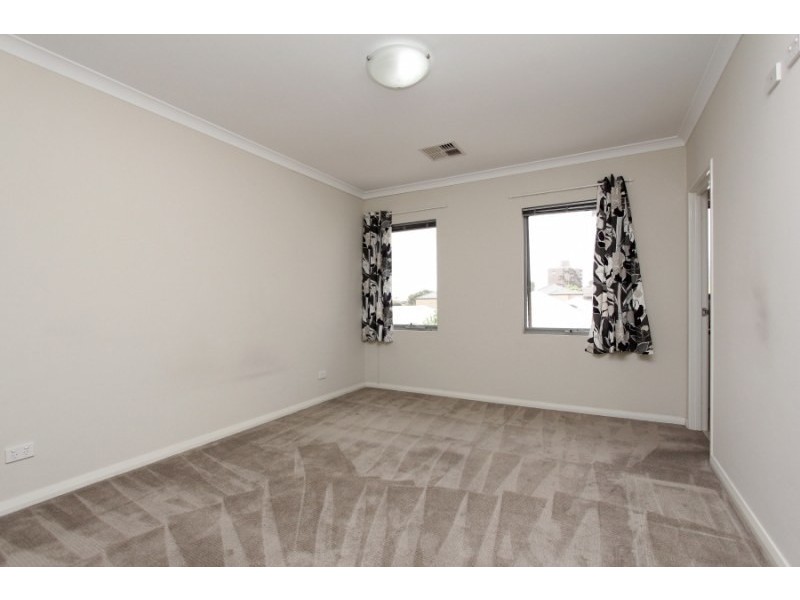 16D Pollard Street, Glendalough WA 6016