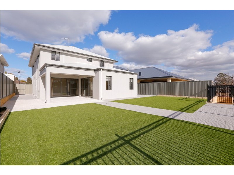 19 Chambri Chase, Success WA 6164