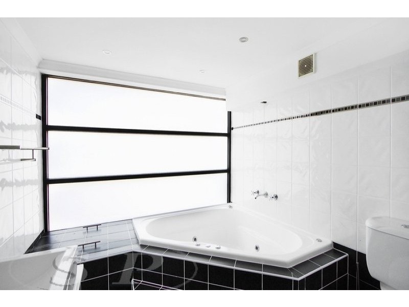 Unit 1/2 Willison Road, Carlton NSW 2218