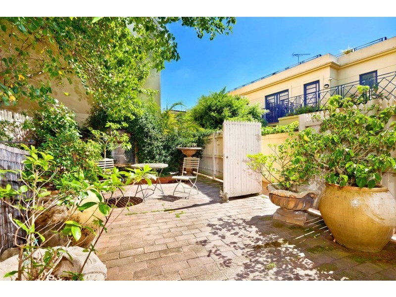 16 Transvaal Avenue, Double Bay NSW 2028