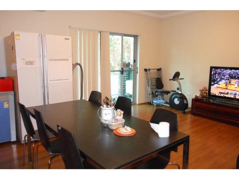 Unit 6/124 The Crescent, Homebush West NSW 2140
