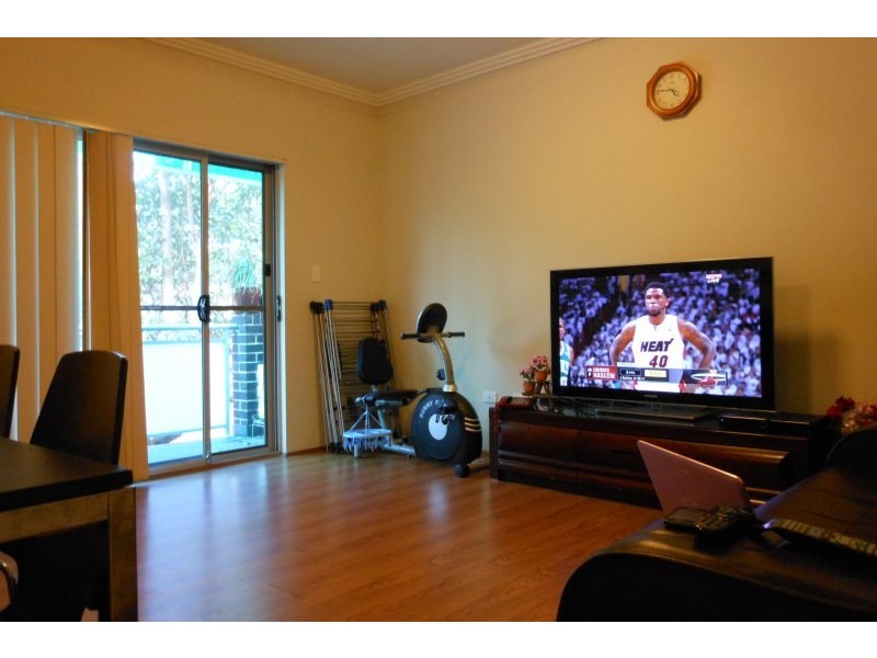 Unit 6/124 The Crescent, Homebush West NSW 2140