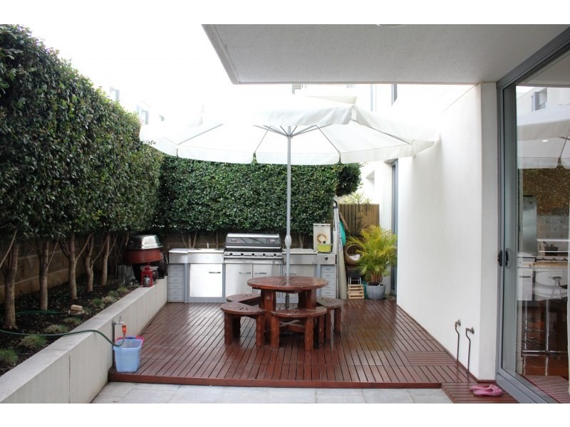 4 Lewis Avenue, Rhodes NSW 2138