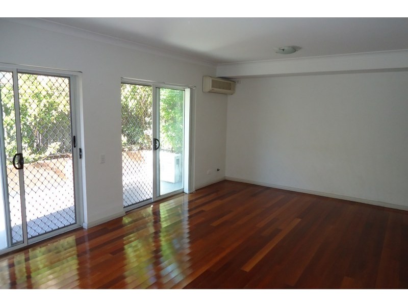 Unit 1/9-10 The Crescent, Homebush NSW 2140