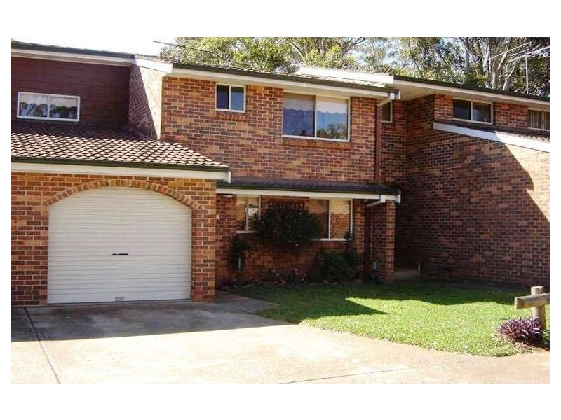 Unit 8/18 Hosking Crescent, Glenfield NSW 2167