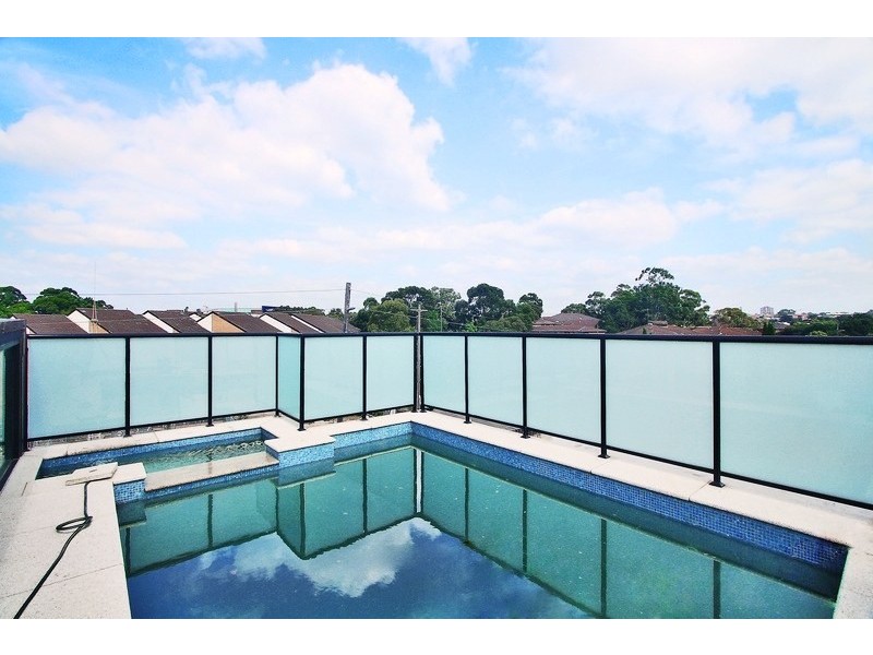 Penthouse  Willison Road, Carlton NSW 2218