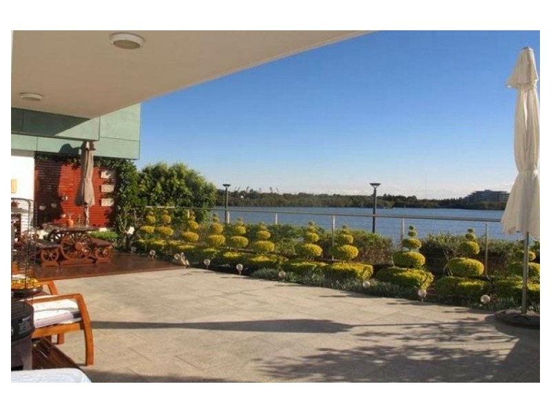 4 Lewis Avenue, Rhodes NSW 2138