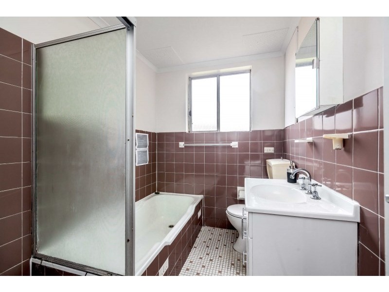 Unit 8/2 Exeter Road, Homebush West NSW 2140