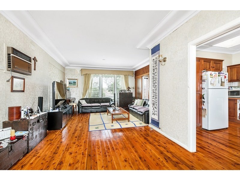 28 Narrun Crescent, Dundas NSW 2117