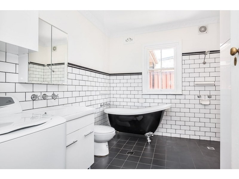 83 Blaxland Road, Rhodes NSW 2138
