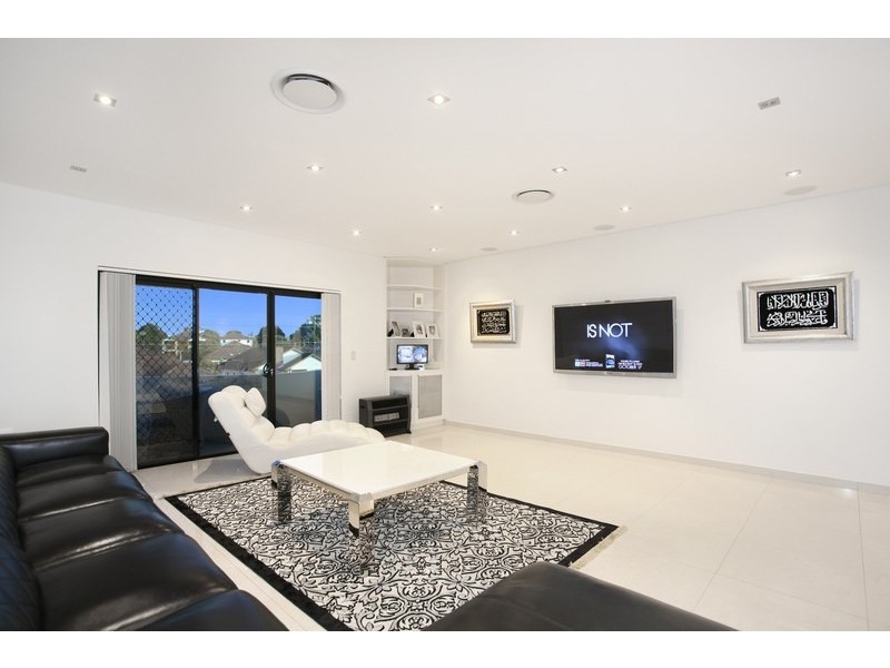 38 Rea Street, Greenacre NSW 2190