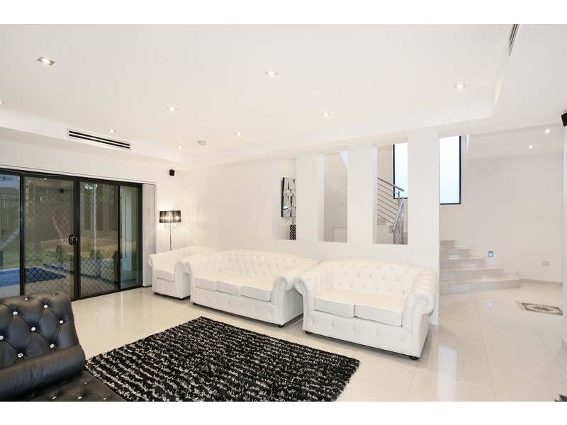 38 Rea Street, Greenacre NSW 2190