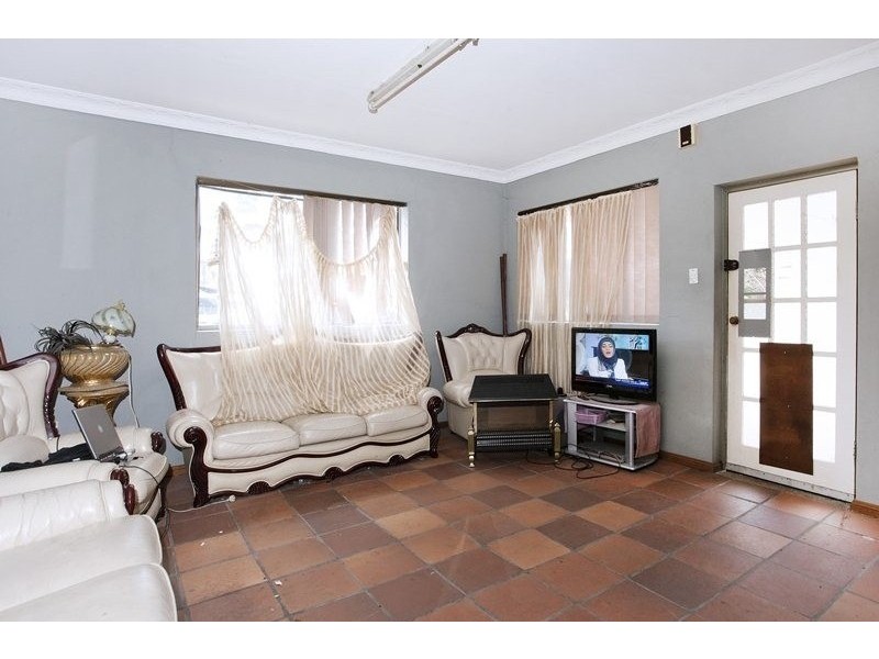 6 Cahill Lane, Greenacre NSW 2190