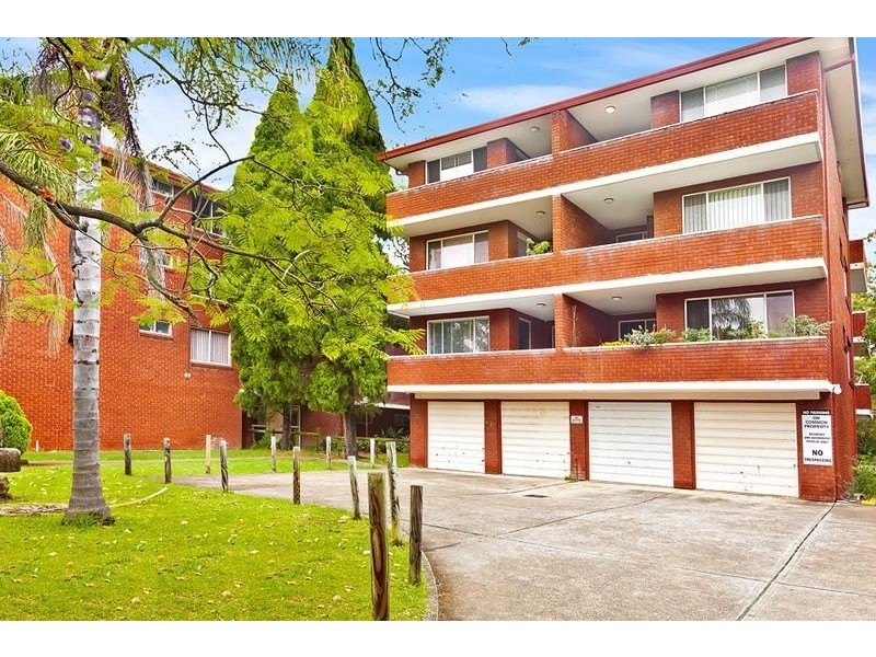 Unit 4/10-14 Burlington Road, Homebush NSW 2140
