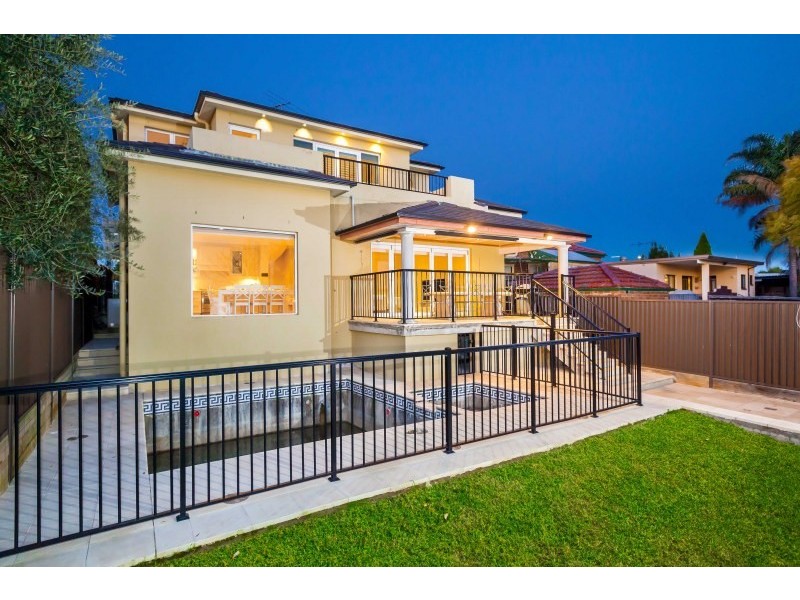 8 Malley Avenue, Earlwood NSW 2206