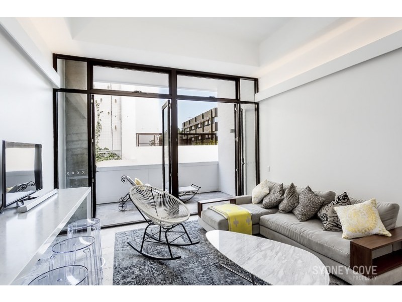 18 Danks Street Street, Waterloo NSW 2017