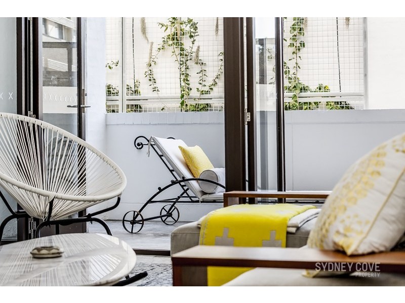 18 Danks Street Street, Waterloo NSW 2017