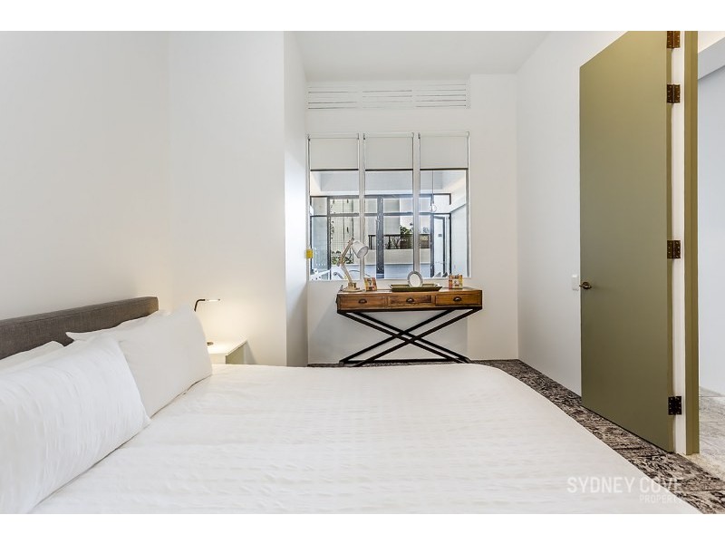 18 Danks Street Street, Waterloo NSW 2017