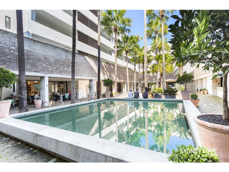 18 Danks Street Street, Waterloo NSW 2017