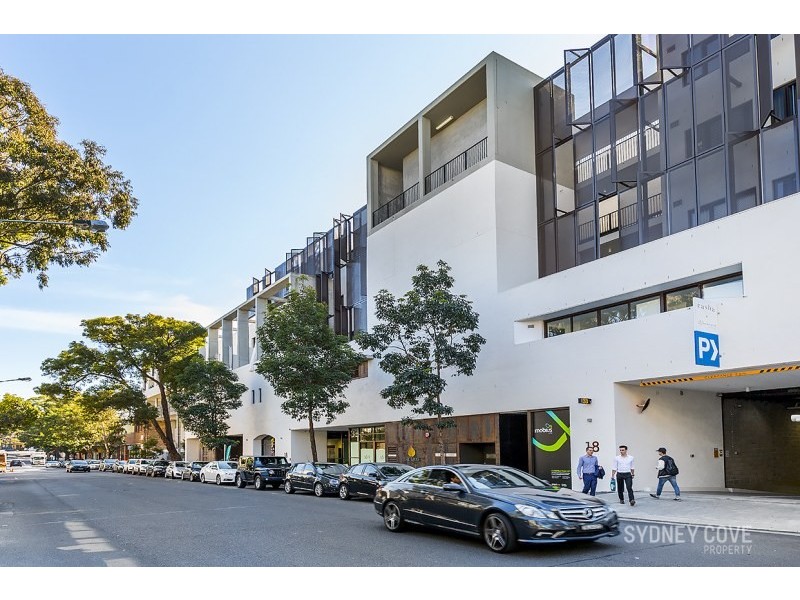 18 Danks Street Street, Waterloo NSW 2017